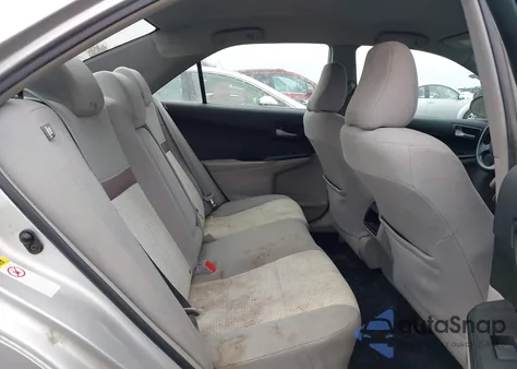 2013 Toyota Camry Le z USA, uszkodzony, nr VIN 4T1BF1FK3DU276432